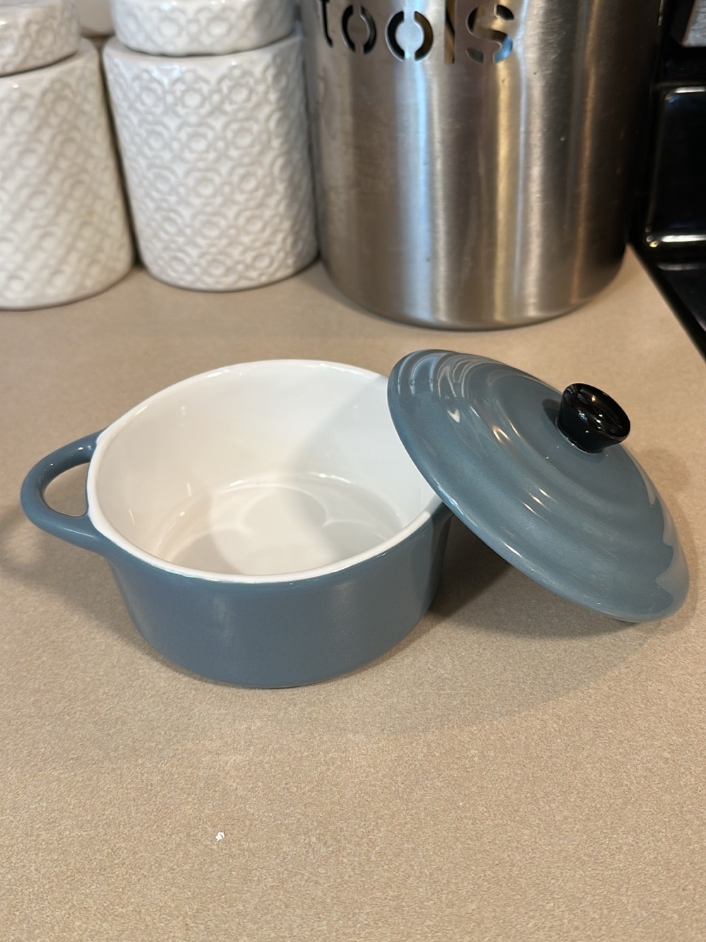 Blue Ceramic Covered Casserole Dish - Home Kitchen